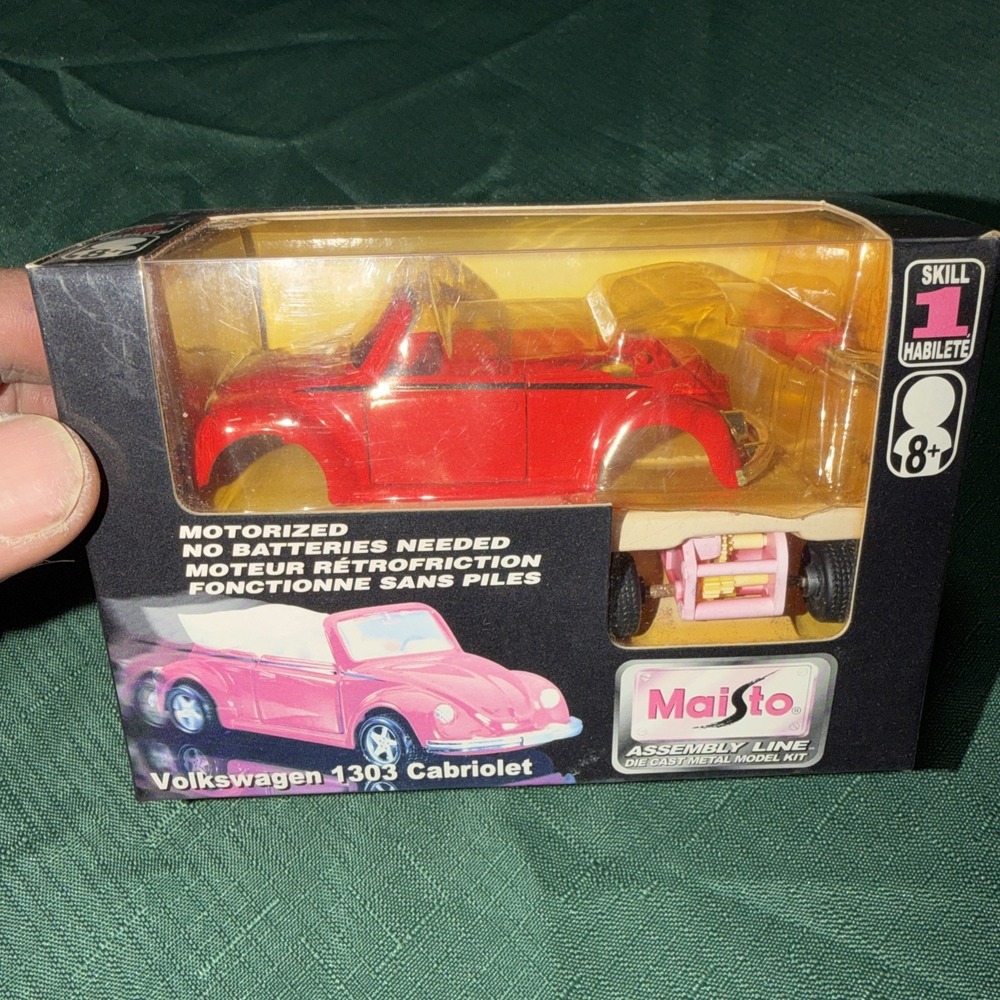 2001 Maisto Assembly Line Volkswagen 1303 Cabriolet Skill 1 Diecast